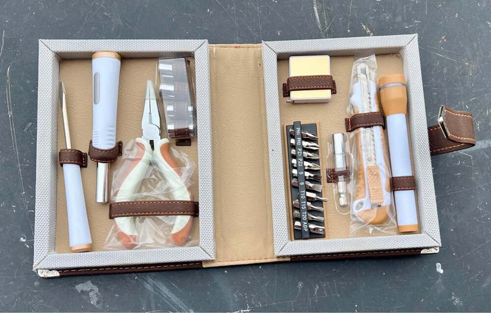 Compact mini tool kit - Picture 1 of 9